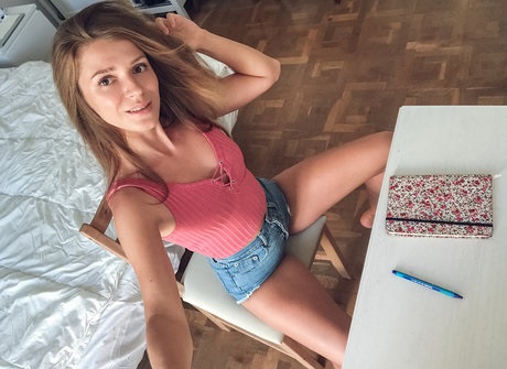 İstanbul Escort Arayan Kibar Beylere Seçkin Bayan Müjde